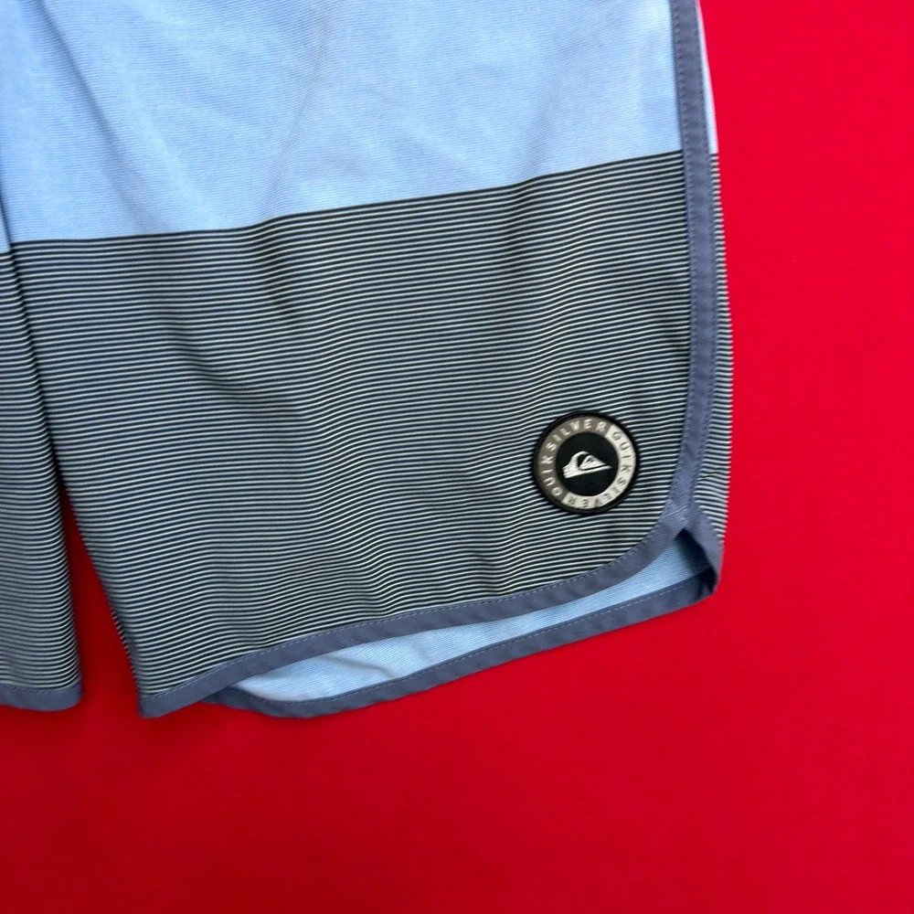 Y2K Quiksilver Mens Board Shorts Size 32 Colorblock Striped Blue Charcoal‎ Swim